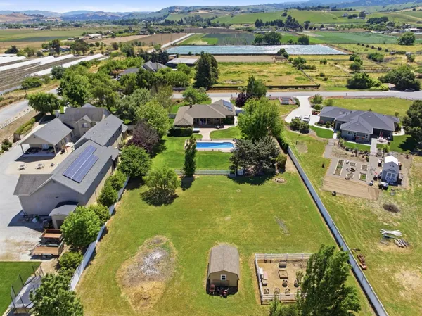 $1,250,000 | 370 Union Heights, Hollister, CA 95023