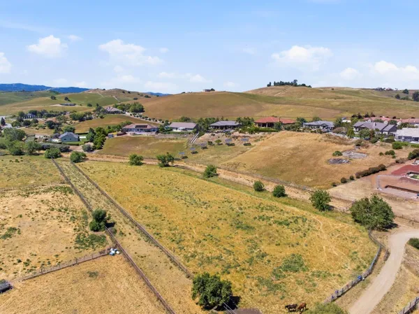 $1,250,000 | 370 Union Heights, Hollister, CA 95023