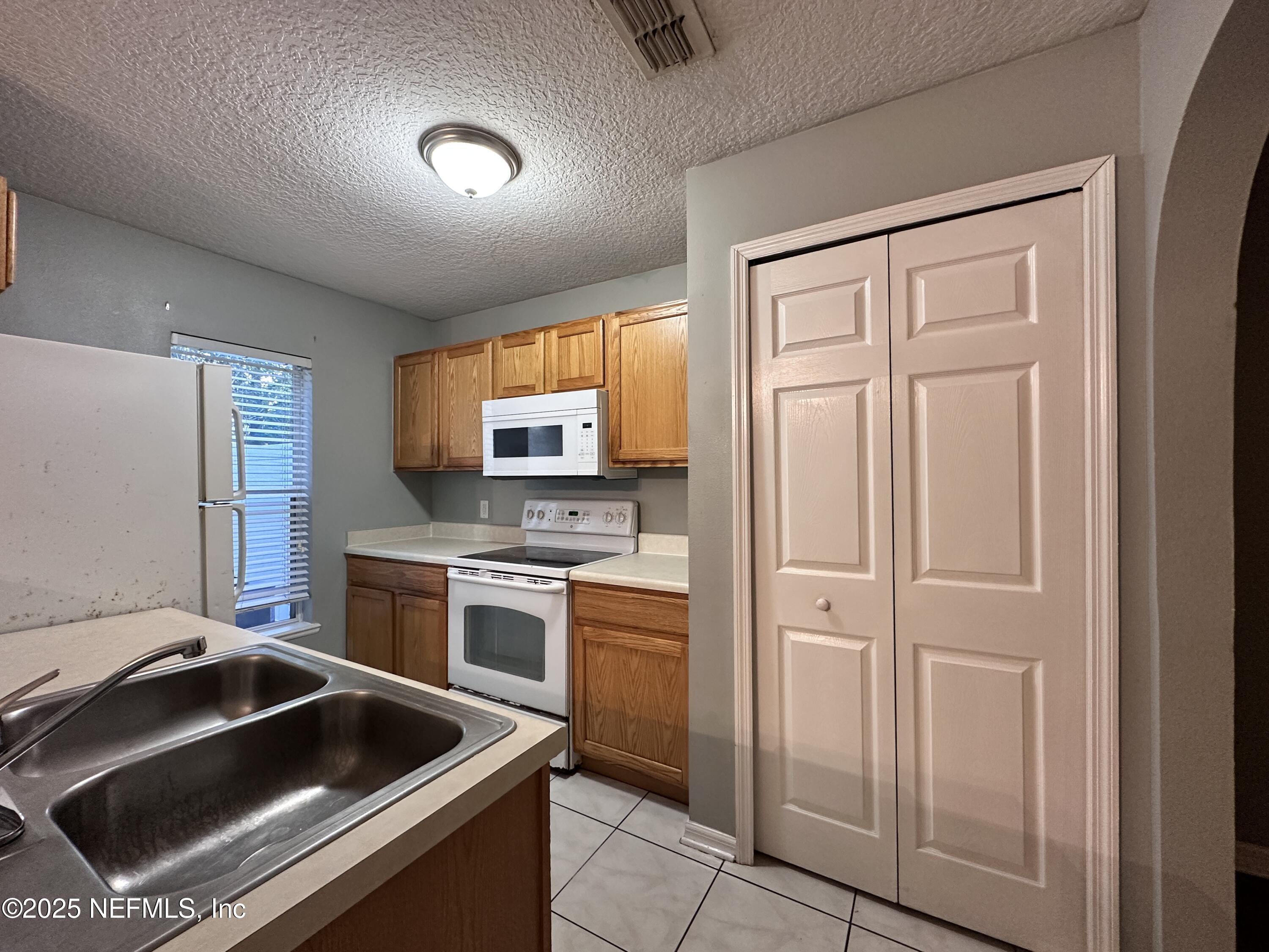 799 Bent Baum Road Jacksonville, FL 32205 - Photo 5 of 19 original-4