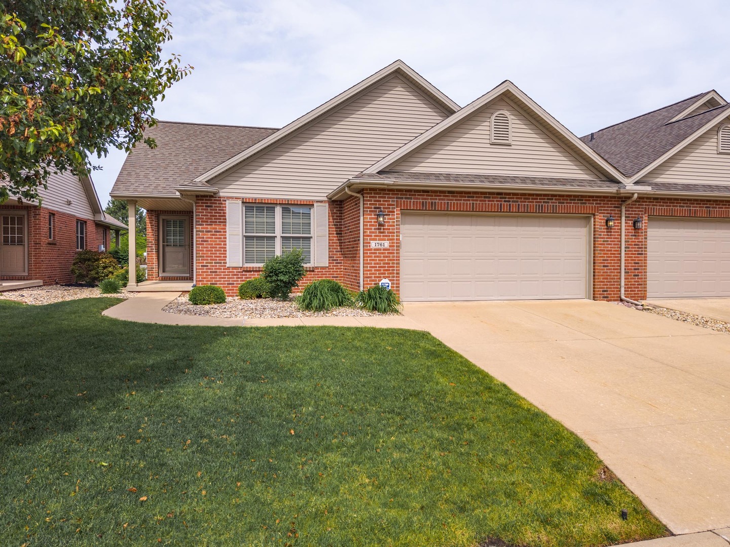 1761 Lockspur Way Normal, IL 61761 - Photo 4 of 51