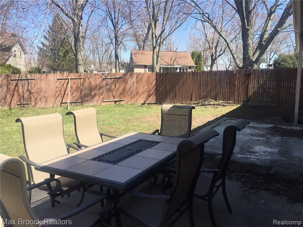 1600 Grace Avenue Rochester Hills, MI 48309 - Photo 14 of 17