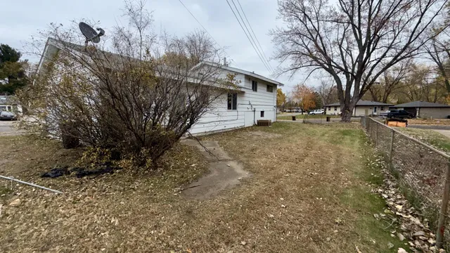 $197,600 | 1460 Dixon Drive, St. Paul Park, MN 55071