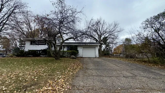 $197,600 | 1460 Dixon Drive, St. Paul Park, MN 55071