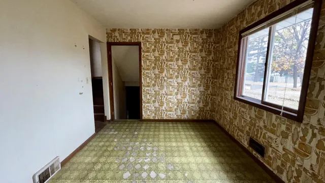 $197,600 | 1460 Dixon Drive, St. Paul Park, MN 55071