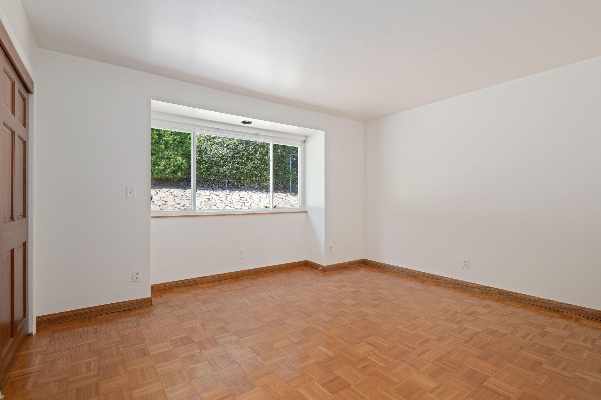 2106 Mt Calvary Road Santa Barbara, CA 93105 - Photo 33 of 66 an empty room with window