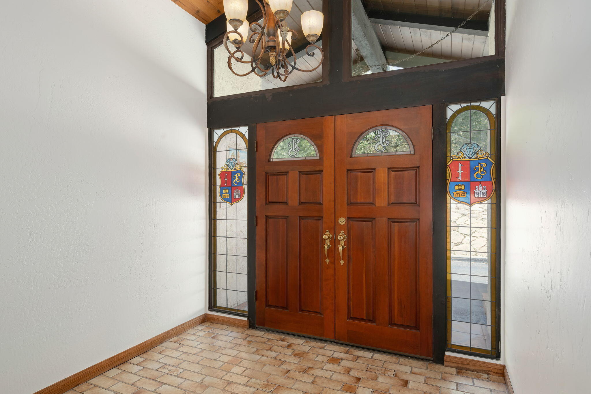 2106 Mt Calvary Road Santa Barbara, CA 93105 - Photo 8 of 66 06 - Foyer