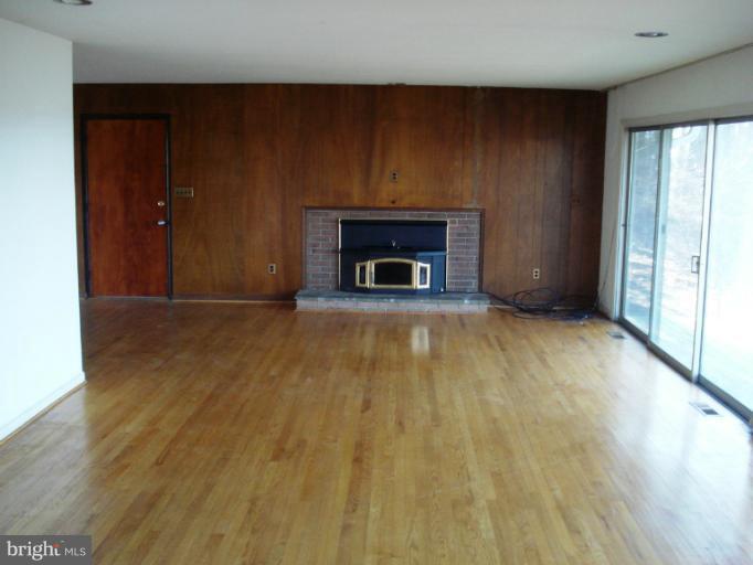 822 Stags Head Road Towson, MD 21286 - Photo 4 of 16 Family Room