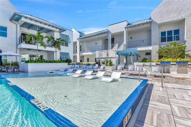 $30,000 | 201 8th Street South, Unit 311, Naples, FL 34102