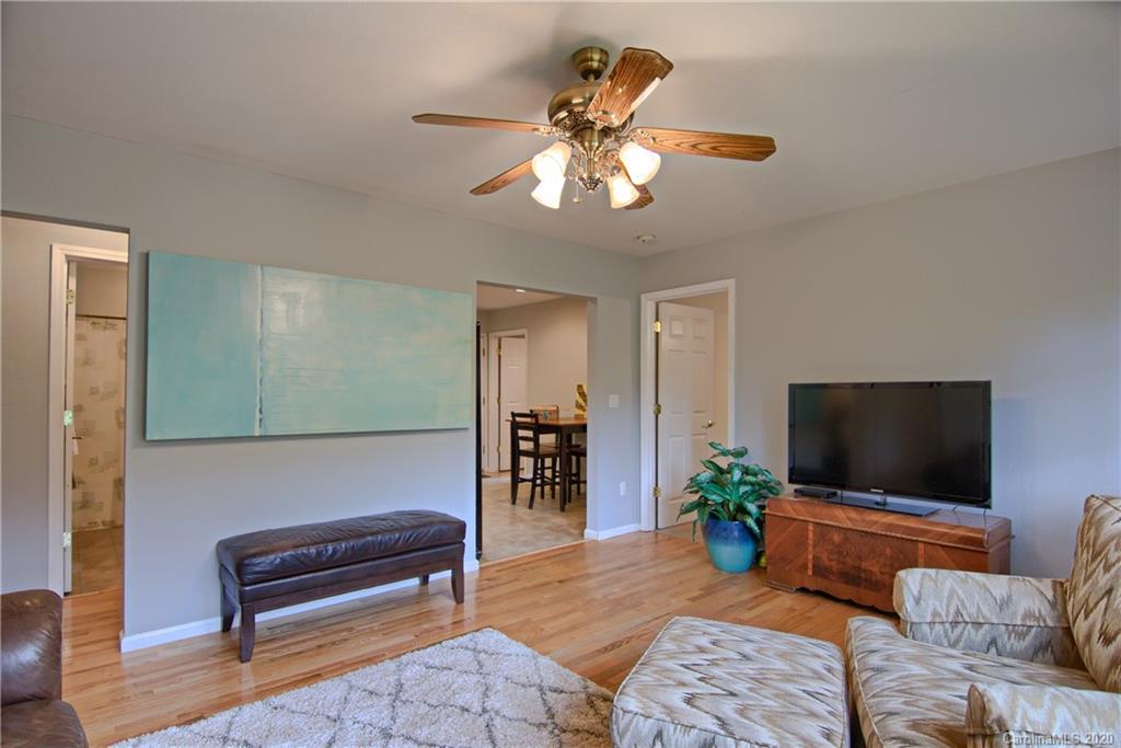 15 Meadow Hill Road Fairview, NC 28730 - Photo 11 of 37 Gallery Image 11