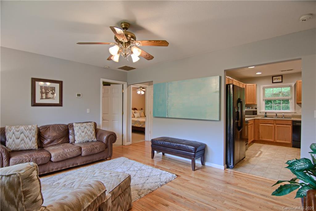15 Meadow Hill Road Fairview, NC 28730 - Photo 12 of 37 Gallery Image 12