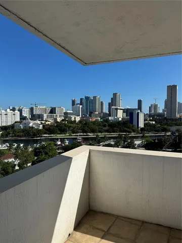 $2,800 | 36 Northwest 6th Avenue, Unit 1106, Miami, FL 33128