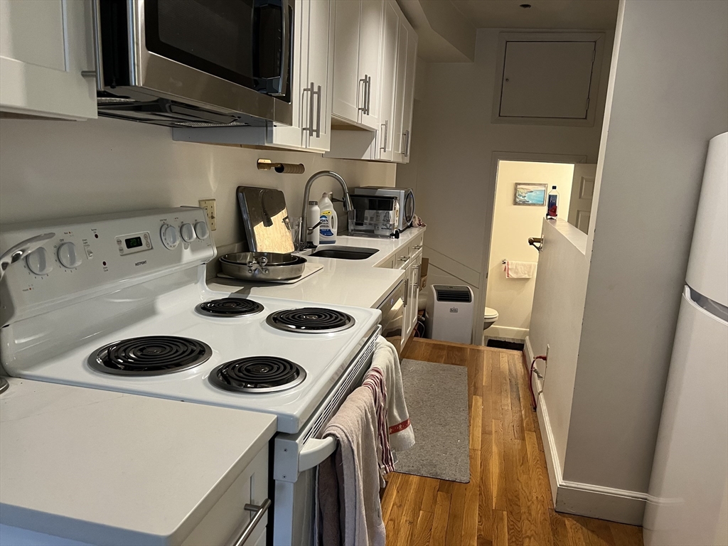222 North Street, Unit 2 Boston, MA 02113 - Photo 5 of 15