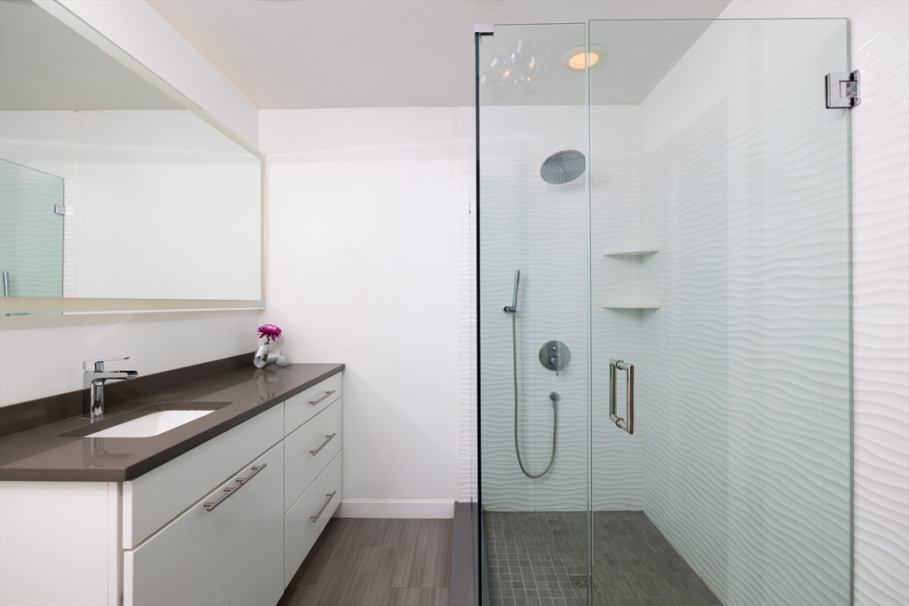 79 Harbourside Road, Unit 7 Quincy, MA 02171 - Photo 8 of 22 Gallery Image 8