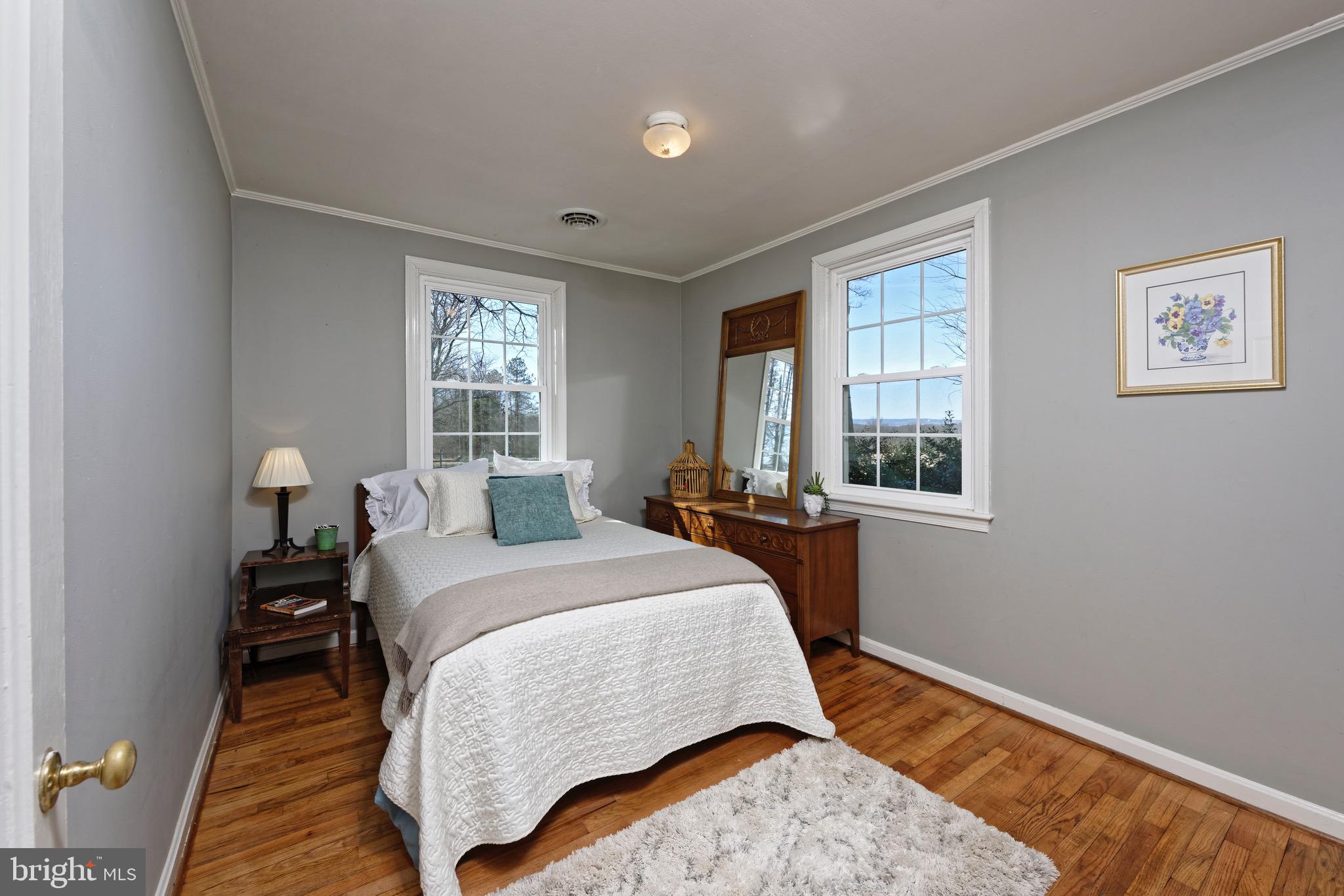 21943 St Louis Road Middleburg, VA 20117 - Photo 41 of 49 #1 Guest bedroom in tenant house