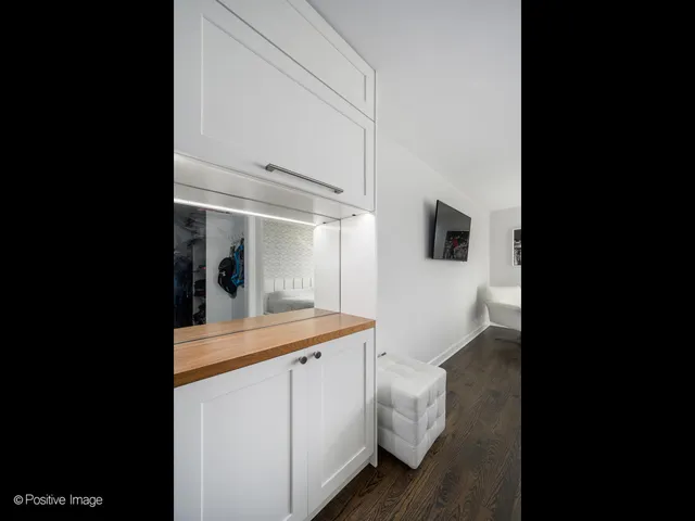a view of hallway with washer and dryer