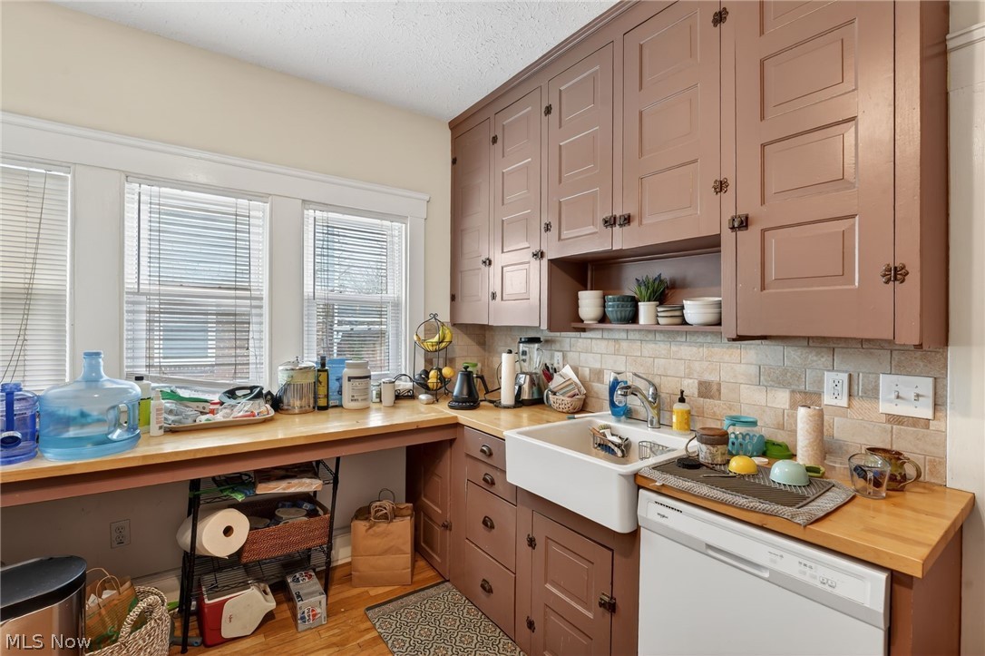 3221 Bradford Road Cleveland Heights, OH 44118 - Photo 10 of 37