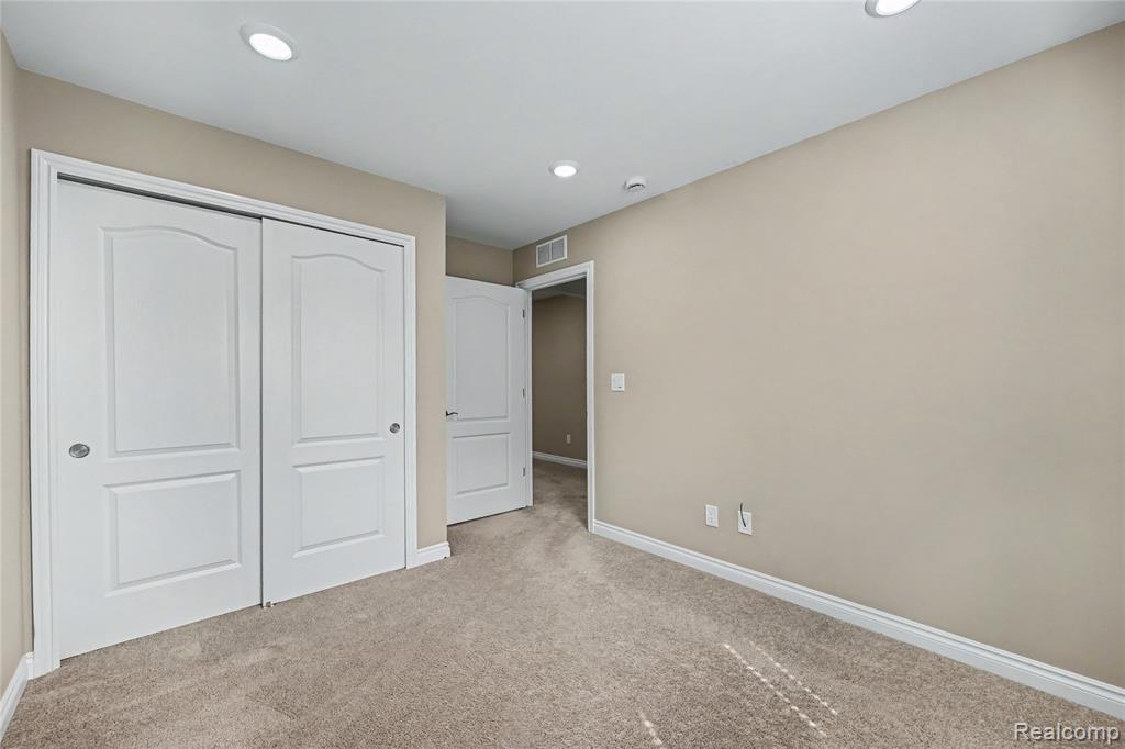 5224 Lewiston Road Canton, MI 48188 - Photo 29 of 38 Gallery Image 29