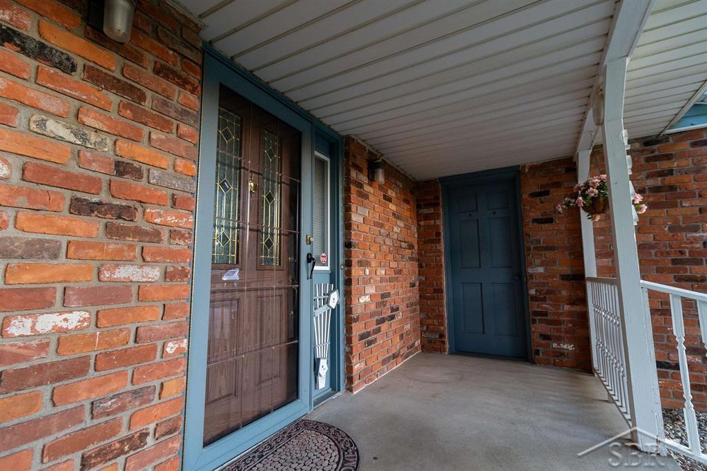 5944 Mackinaw Road Saginaw, MI 48604 - Photo 4 of 47 50121280-3.JPG