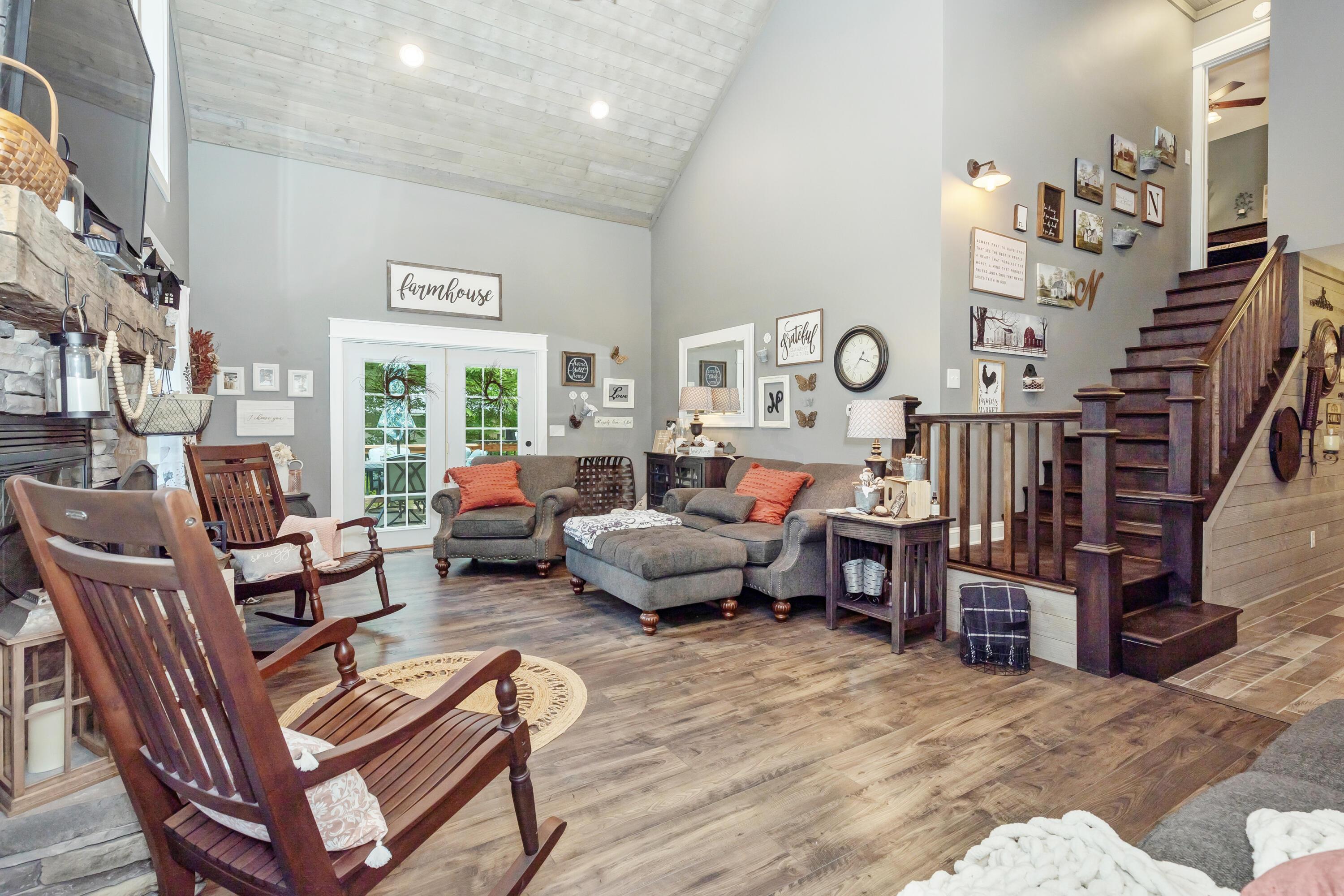 5173 Pleasant Chapel Road Southeast Newark, OH 43056 - Photo 6 of 118 4-LivingRoom