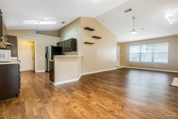 $1,550 | 2060 Cambridge Circle, Pensacola, FL 32514