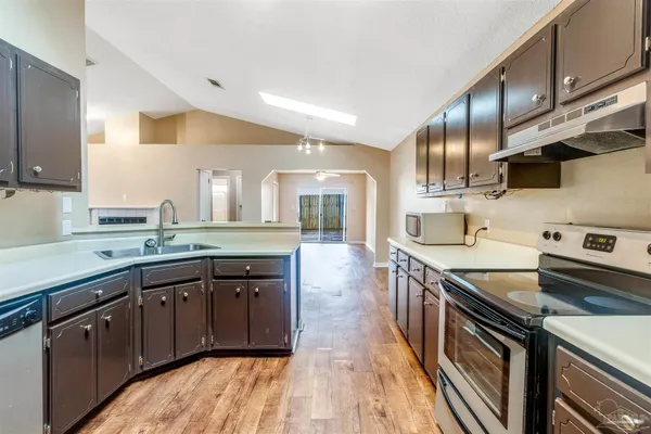 $1,550 | 2060 Cambridge Circle, Pensacola, FL 32514