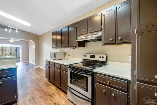 $1,550 | 2060 Cambridge Circle, Pensacola, FL 32514