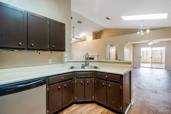 $1,550 | 2060 Cambridge Circle, Pensacola, FL 32514