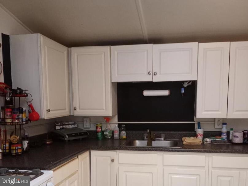 413 South Parrish Street Baltimore, MD 21223 - Photo 3 of 17