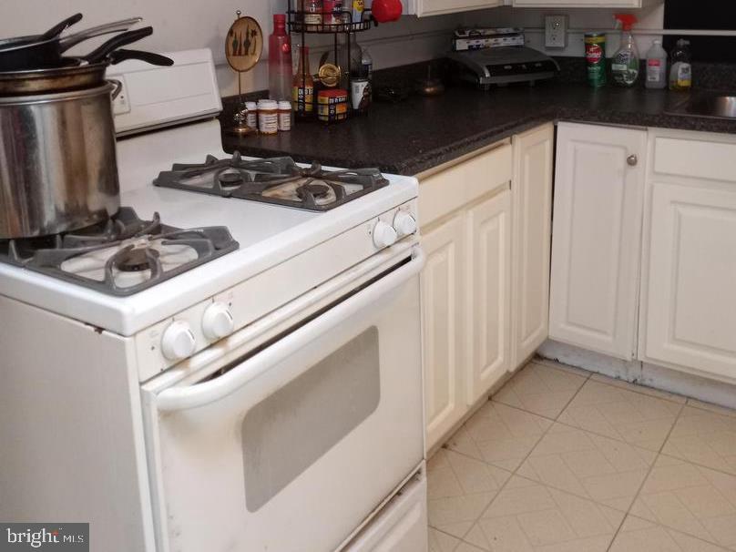 413 South Parrish Street Baltimore, MD 21223 - Photo 5 of 17