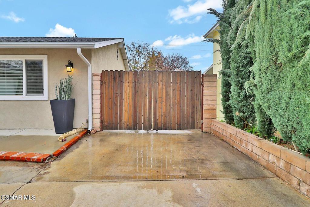 3550 Woodhaven Street Simi Valley, CA 93063 - Photo 2 of 41