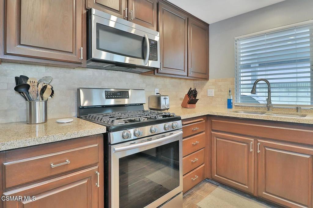 3550 Woodhaven Street Simi Valley, CA 93063 - Photo 9 of 41