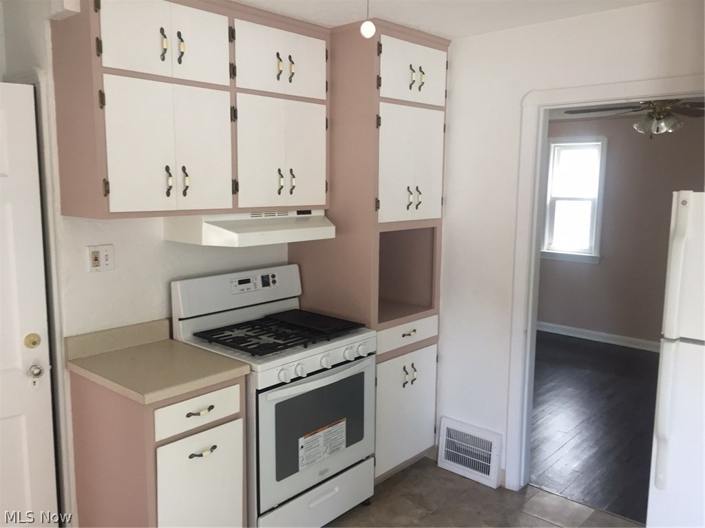 1336 Argonne Road Cleveland, OH 44121 - Photo 5 of 8