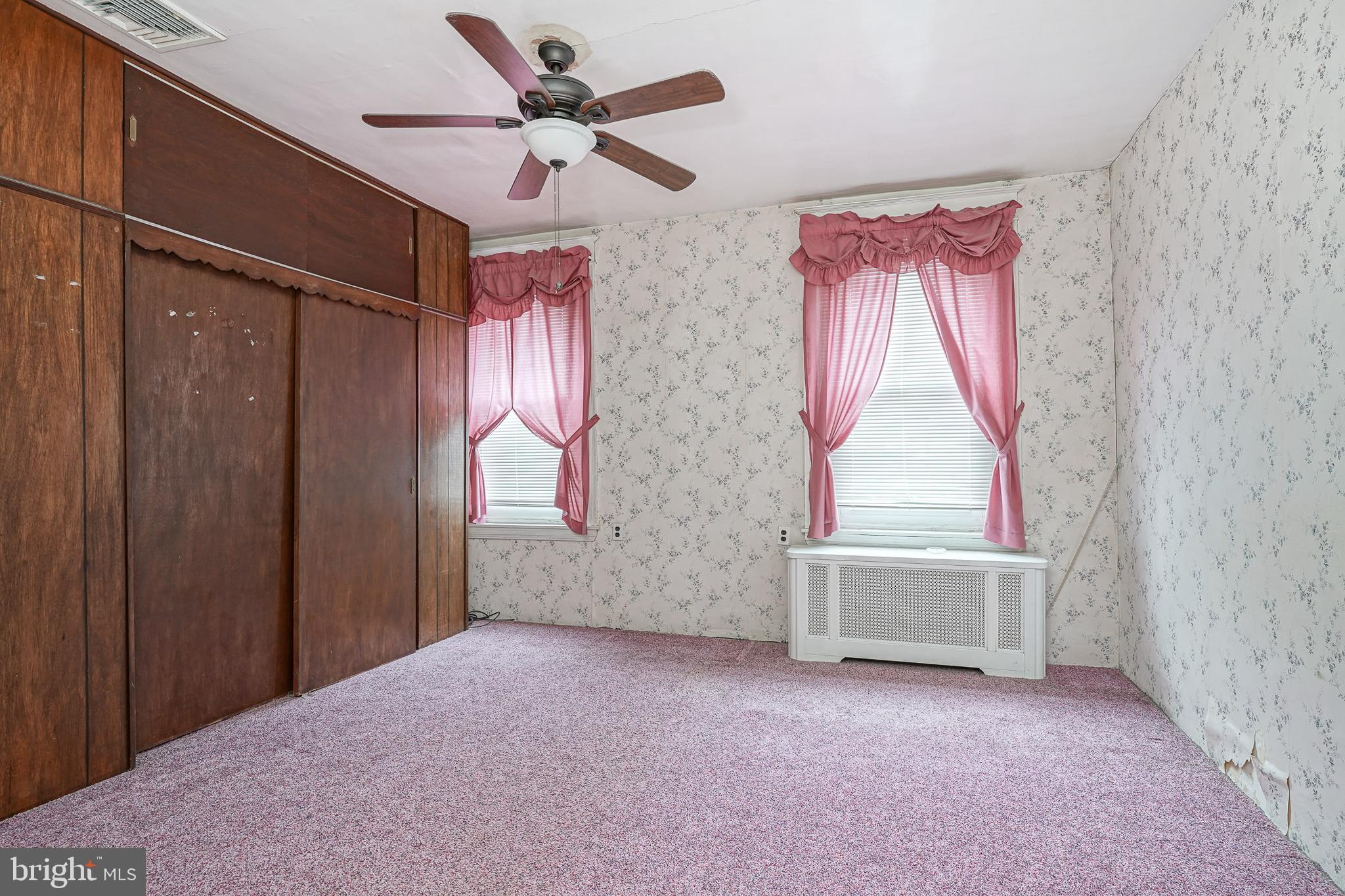2120 South 4th Street Philadelphia, PA 19148 - Photo 16 of 32 Front Bedroom