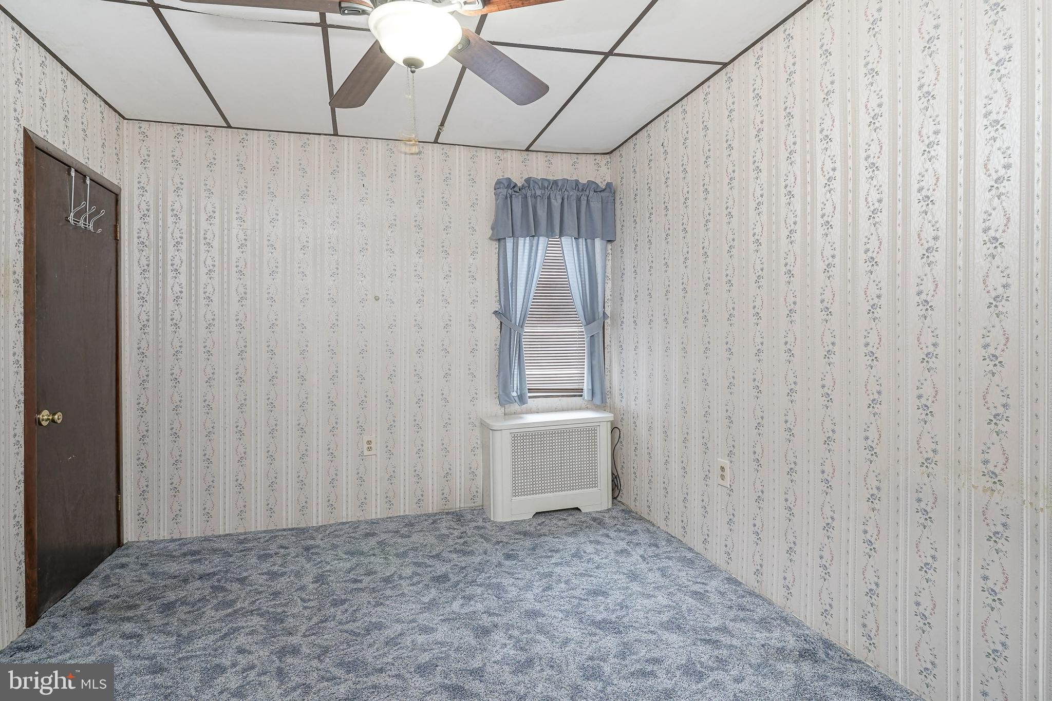 2120 South 4th Street Philadelphia, PA 19148 - Photo 21 of 32 Middle Bedroom