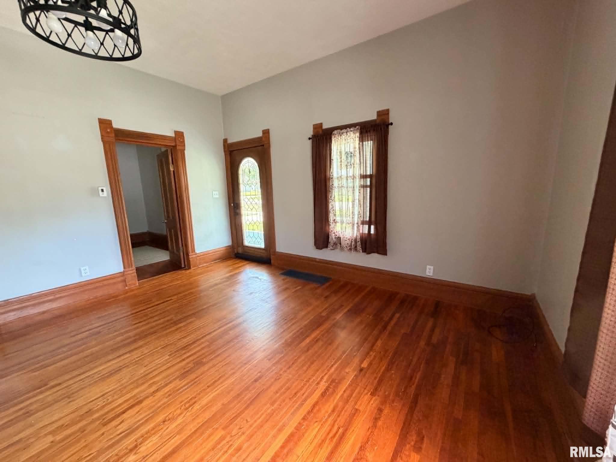 304 East Summit Street Macomb, IL 61455 - Photo 9 of 23