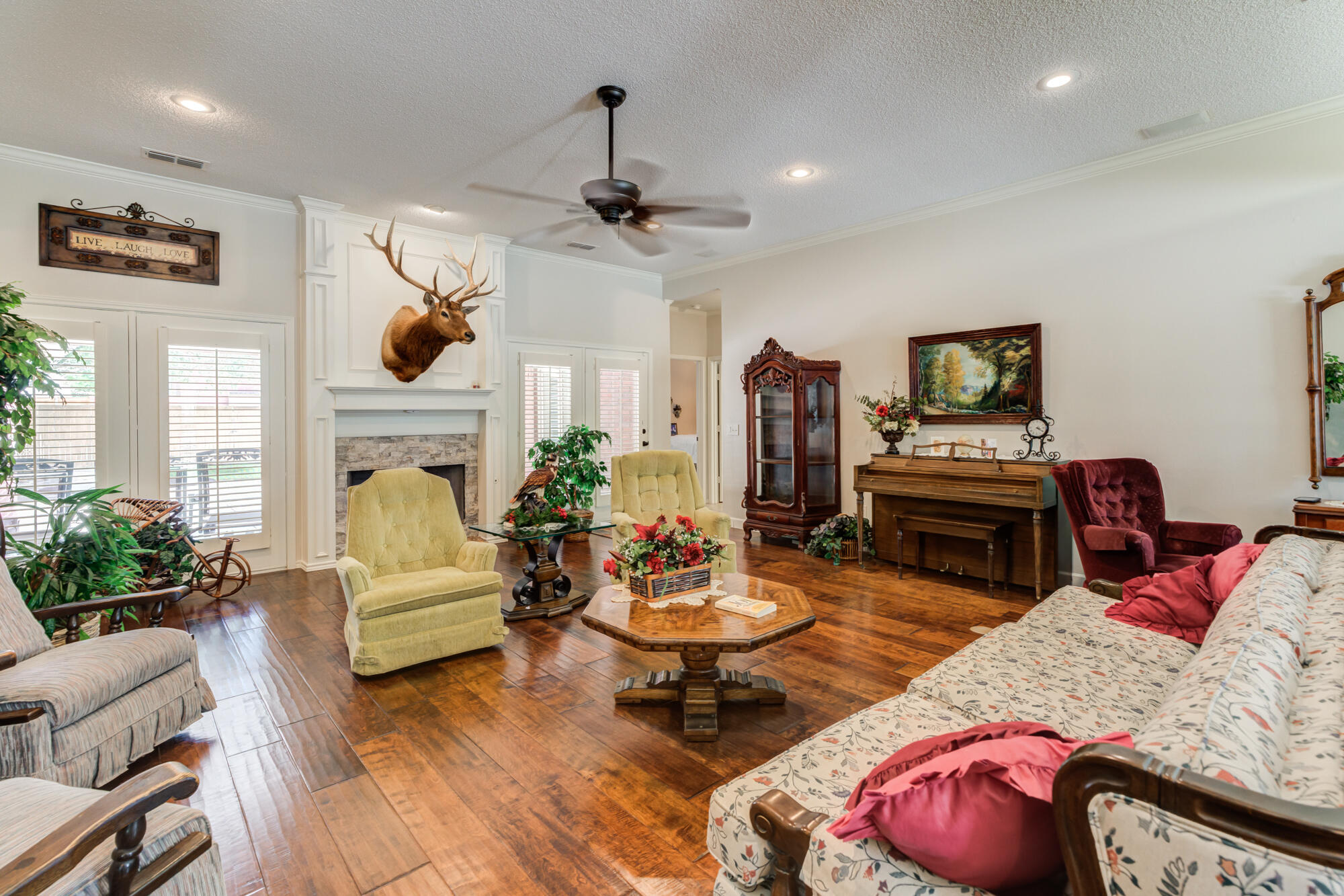 8511 C R 6920 Lubbock, TX 79407 - Photo 19 of 56 8511-CR-6920_Lubbock-TX_33_Living-Room