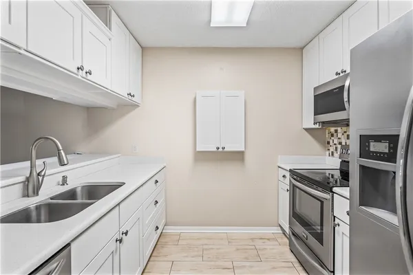 $219,900 | 21 Plantation Drive, Unit 205, Vero Beach, FL 32966