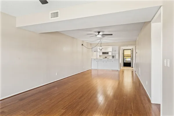 $219,900 | 21 Plantation Drive, Unit 205, Vero Beach, FL 32966