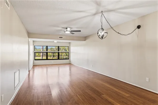 $219,900 | 21 Plantation Drive, Unit 205, Vero Beach, FL 32966