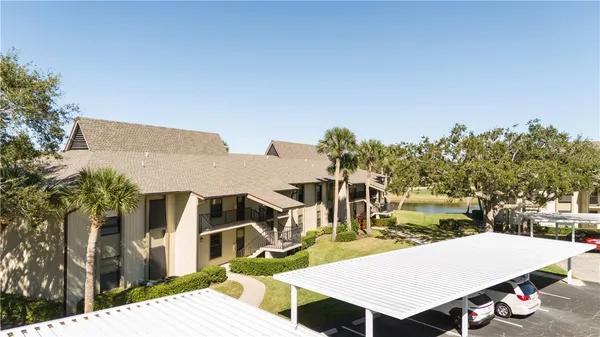 $219,900 | 21 Plantation Drive, Unit 205, Vero Beach, FL 32966