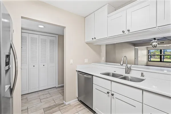 $219,900 | 21 Plantation Drive, Unit 205, Vero Beach, FL 32966