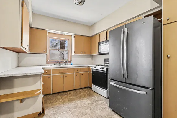 $225,000 | 100 Westwood Street, Hillsdale, MI 49242