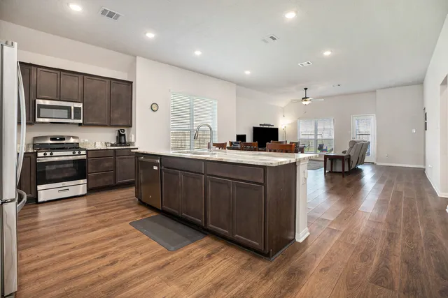 $2,300 | 8302 Tourmaline Way, Texas City, TX 77591