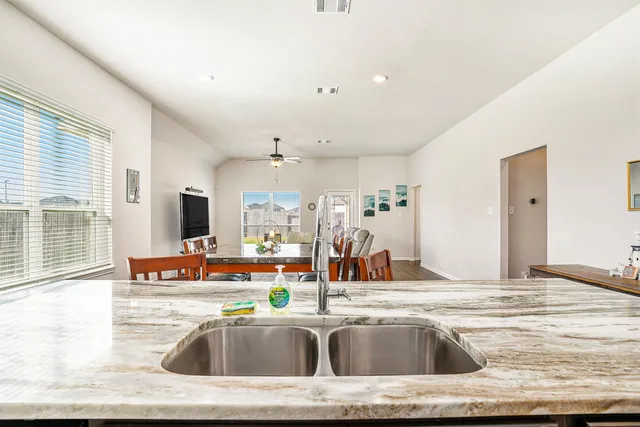 $2,300 | 8302 Tourmaline Way, Texas City, TX 77591