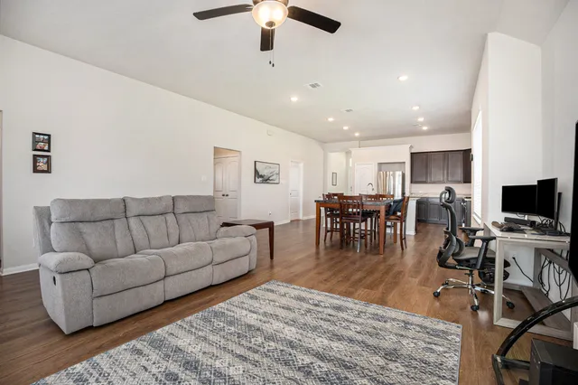 $2,300 | 8302 Tourmaline Way, Texas City, TX 77591