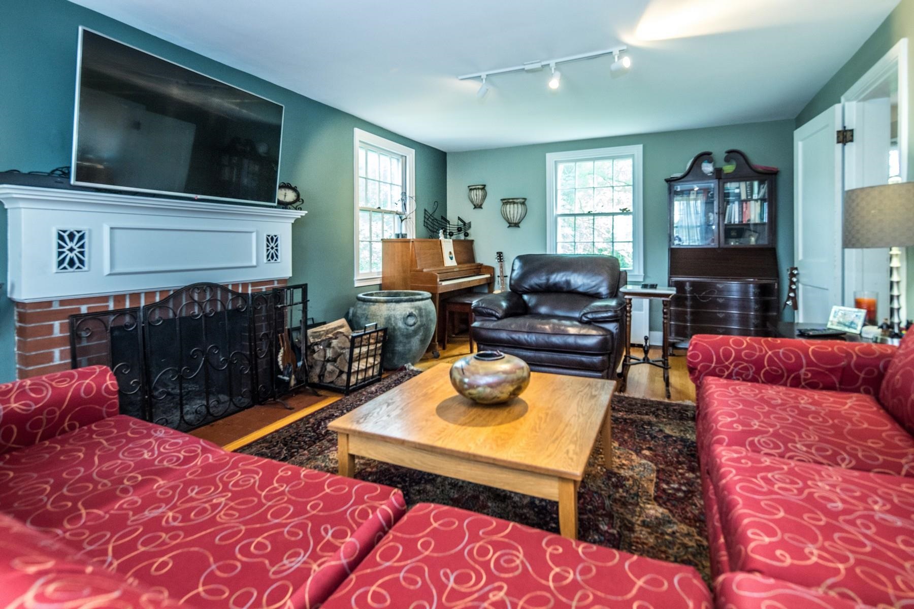 38 Jefferson Street Rutland, VT 05701 - Photo 5 of 28