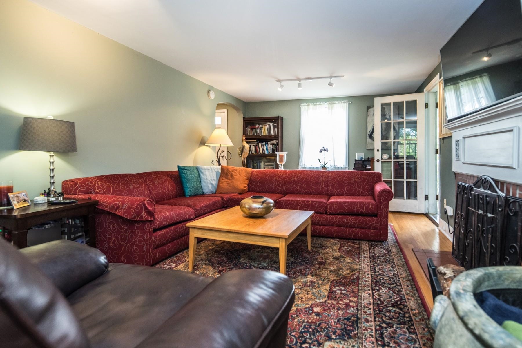 38 Jefferson Street Rutland, VT 05701 - Photo 8 of 28