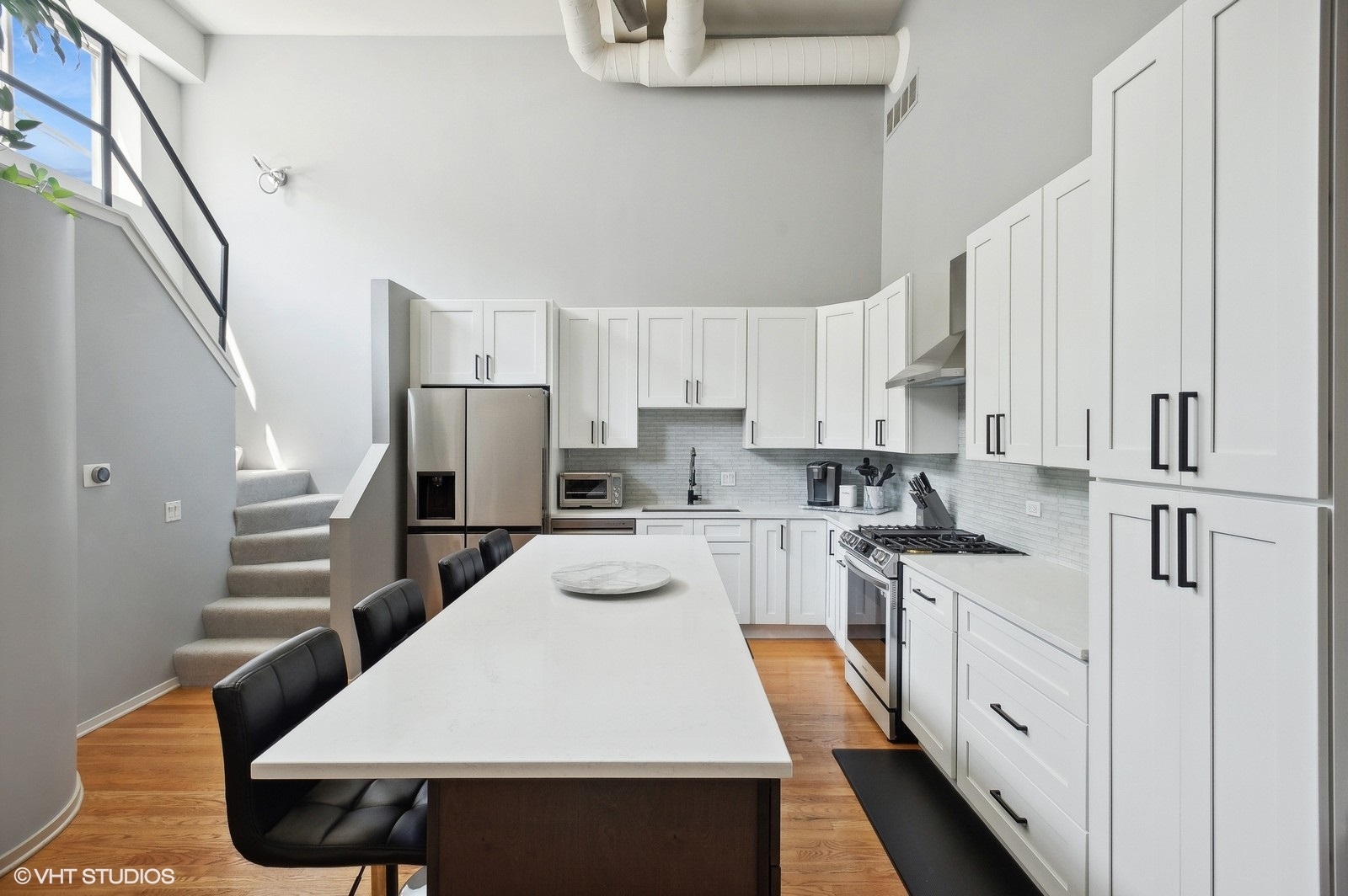 1133 West Cornelia Avenue, Unit C Chicago, IL 60657 - Photo 8 of 22