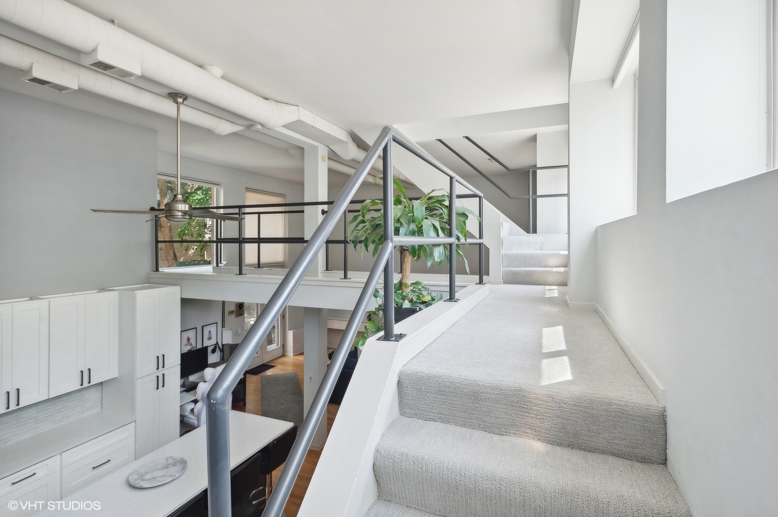 1133 West Cornelia Avenue, Unit C Chicago, IL 60657 - Photo 10 of 22