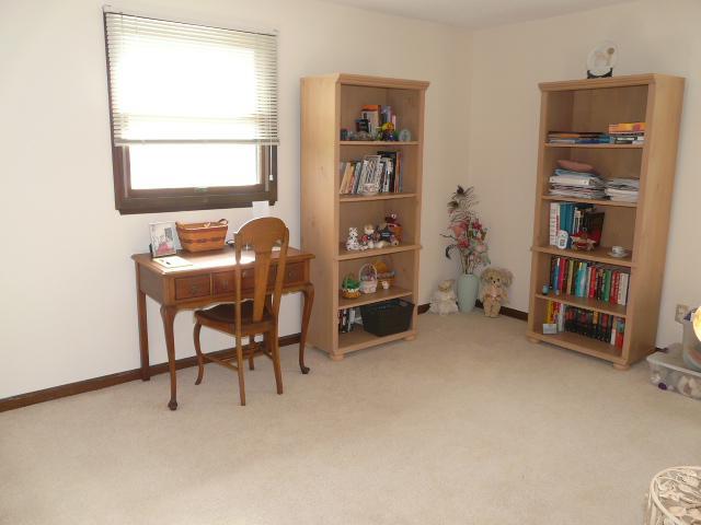 2104 Heather Road Anderson, IN 46012 - Photo 8 of 11 Gallery Image 8